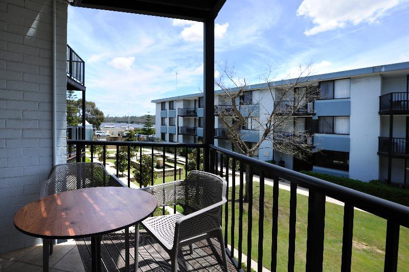 Lodestar Waterside Apartments Перт Экстерьер фото